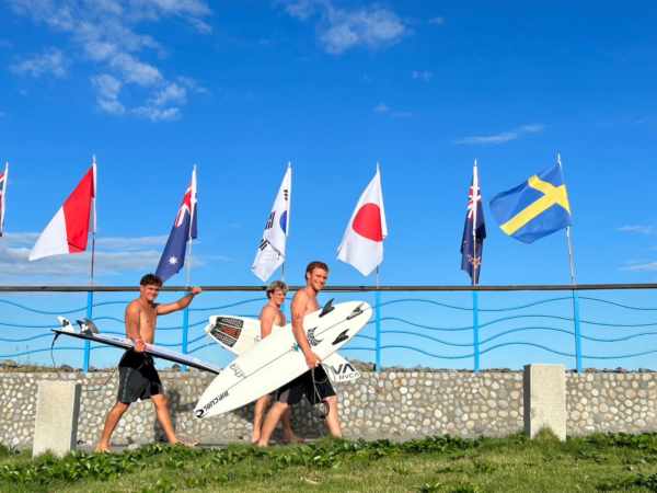2023臺灣國際衝浪公開賽重頭戲來了 衝浪音樂節11、12日登場。台東縣政府提供