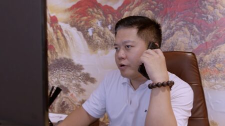 阮在泉州台商投資區。林金城：月是故鄉明 愛拼才會贏。（圖/林金城提供）