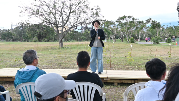 臺東森林公園《林中懸亭》國產材創意應用與教育共創發表，縣長饒慶玲致詞及學生表演。發布單位：農業處林務科