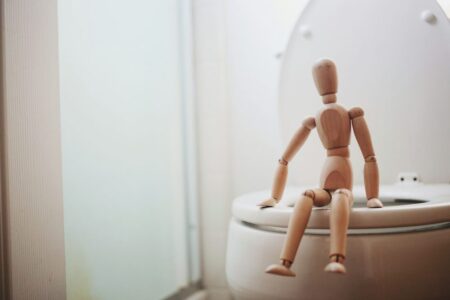 拉肚子原因最常見的是急性腸胃炎。圖／splash.com