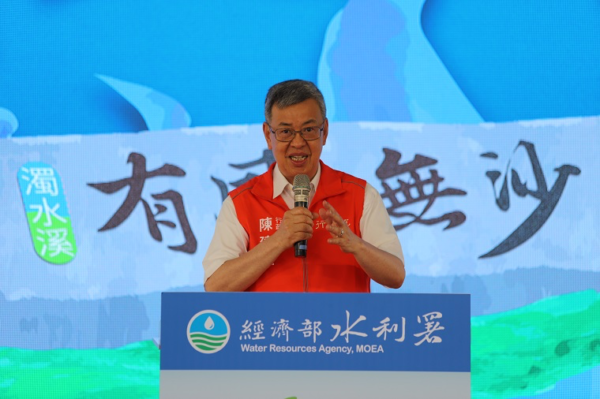 行政院長陳建仁關心濁水溪揚塵防制情形到濁水溪出海口現勘—院長致詞_圖/水利署