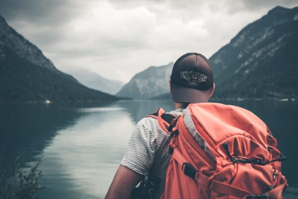 天氣轉涼，適合小旅行。圖／unsplash.com splash.com