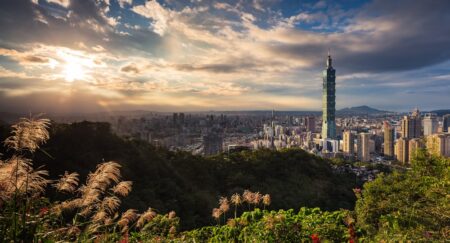 全球資金流動對臺灣和國際股市影響顯著。圖／unsplash.com