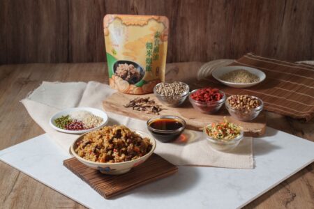 ▲今年3月有參與白沙屯媽祖徒步進香的朋友應該對於青操食品美味的白沙屯媽 祖聯名養生飯記憶猶新。