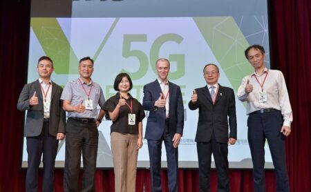 數位發展部數位產業署舉辦「5G Open Future國際論壇」，邀請美、台AI及5G專家，聚焦討論5G專網創新應用與AI等新興科技應用的未來發展。(照片來源：電信技術中心)